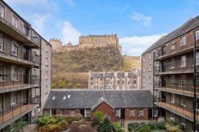 One bedroom Websters Land Flat - Grassmarket, Edinburgh